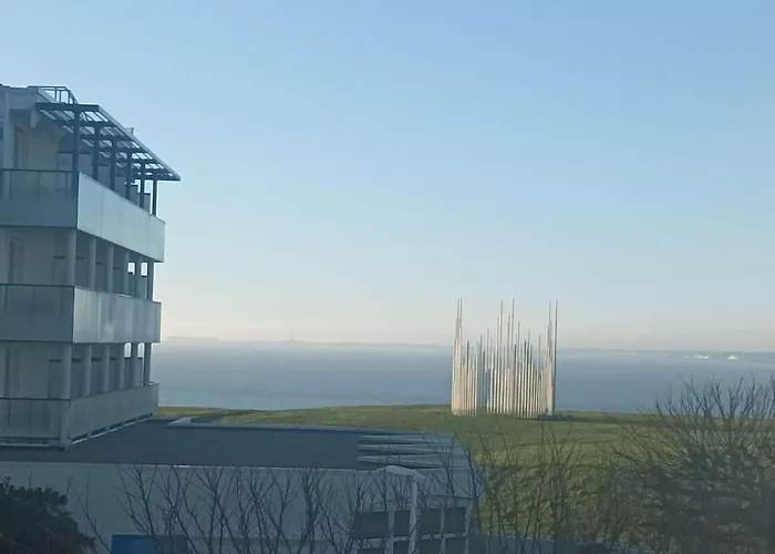 Cosy Avec Balcon Et Parking, - Fr-1-494-173