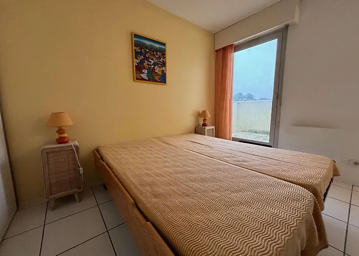 Appartement Cosy Avec Balcon Et Parking, - Fr-1-494-173 *